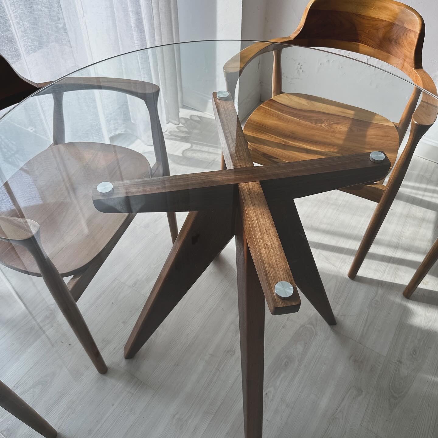 Jericho Dining table