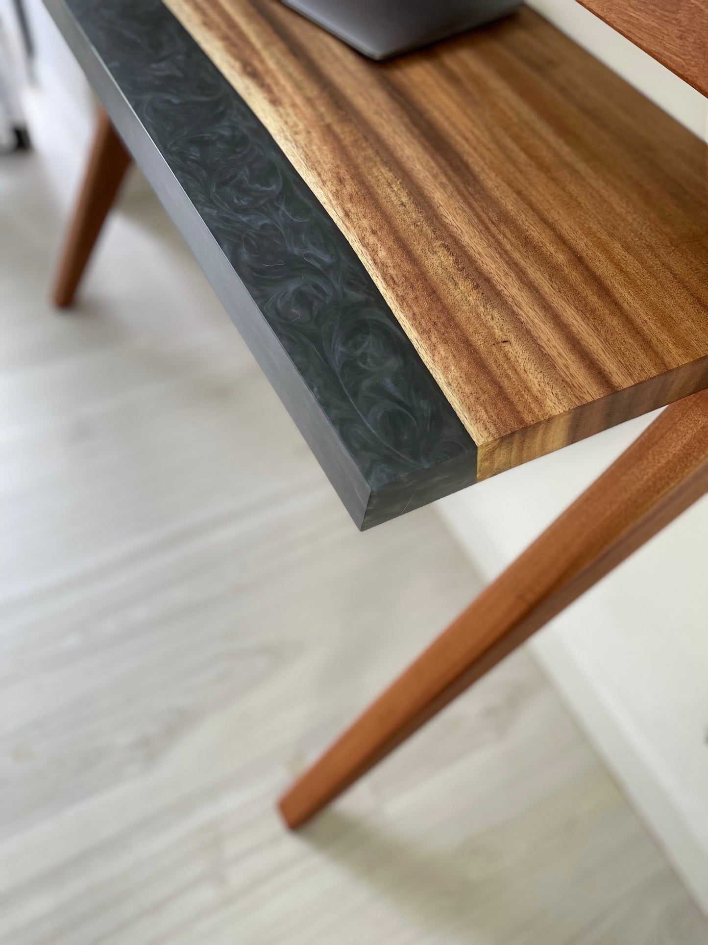 Comox Cantilevered Desk