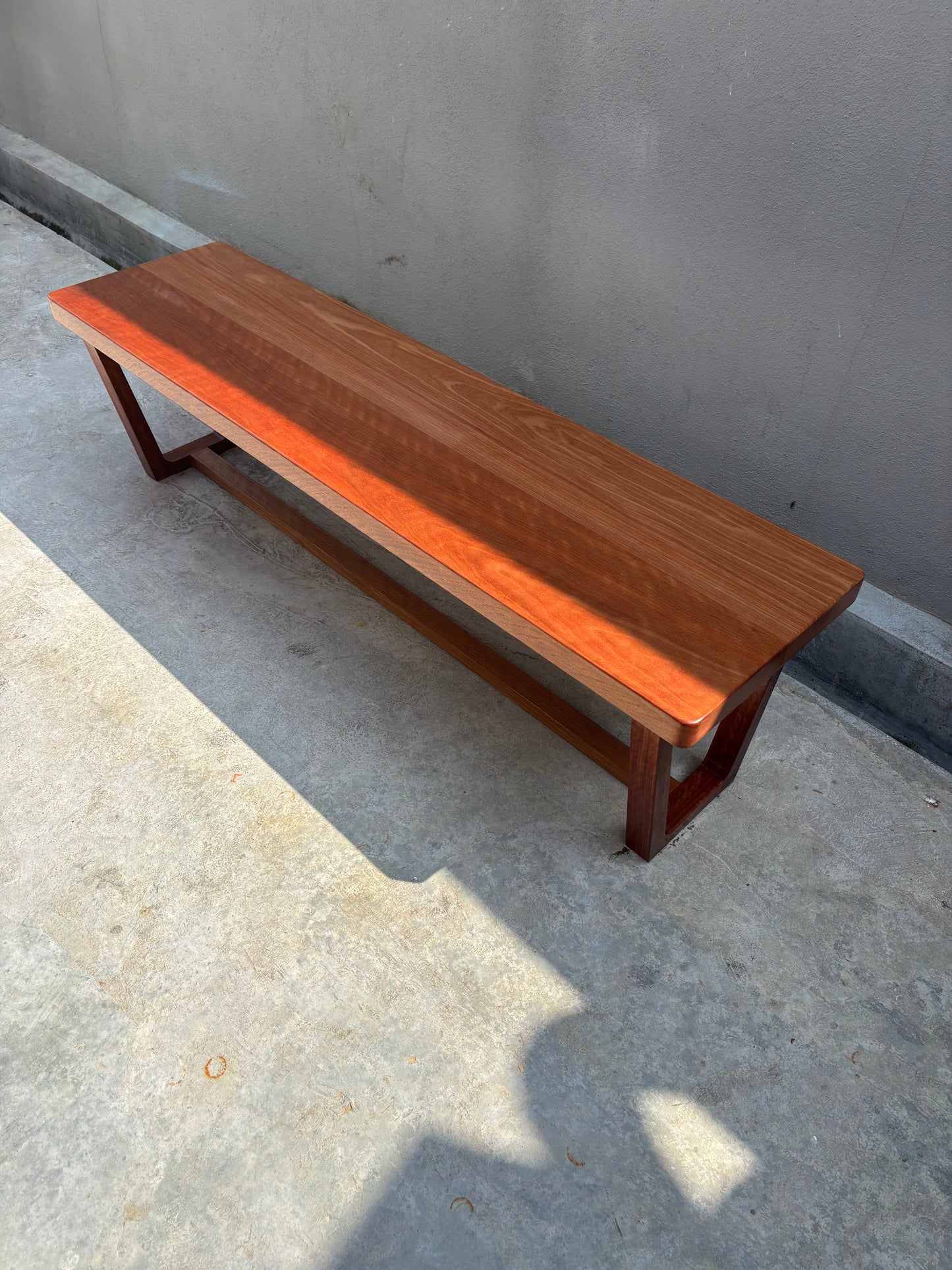 Cambie bench