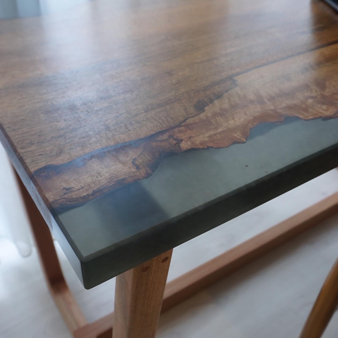 Richmond Desk