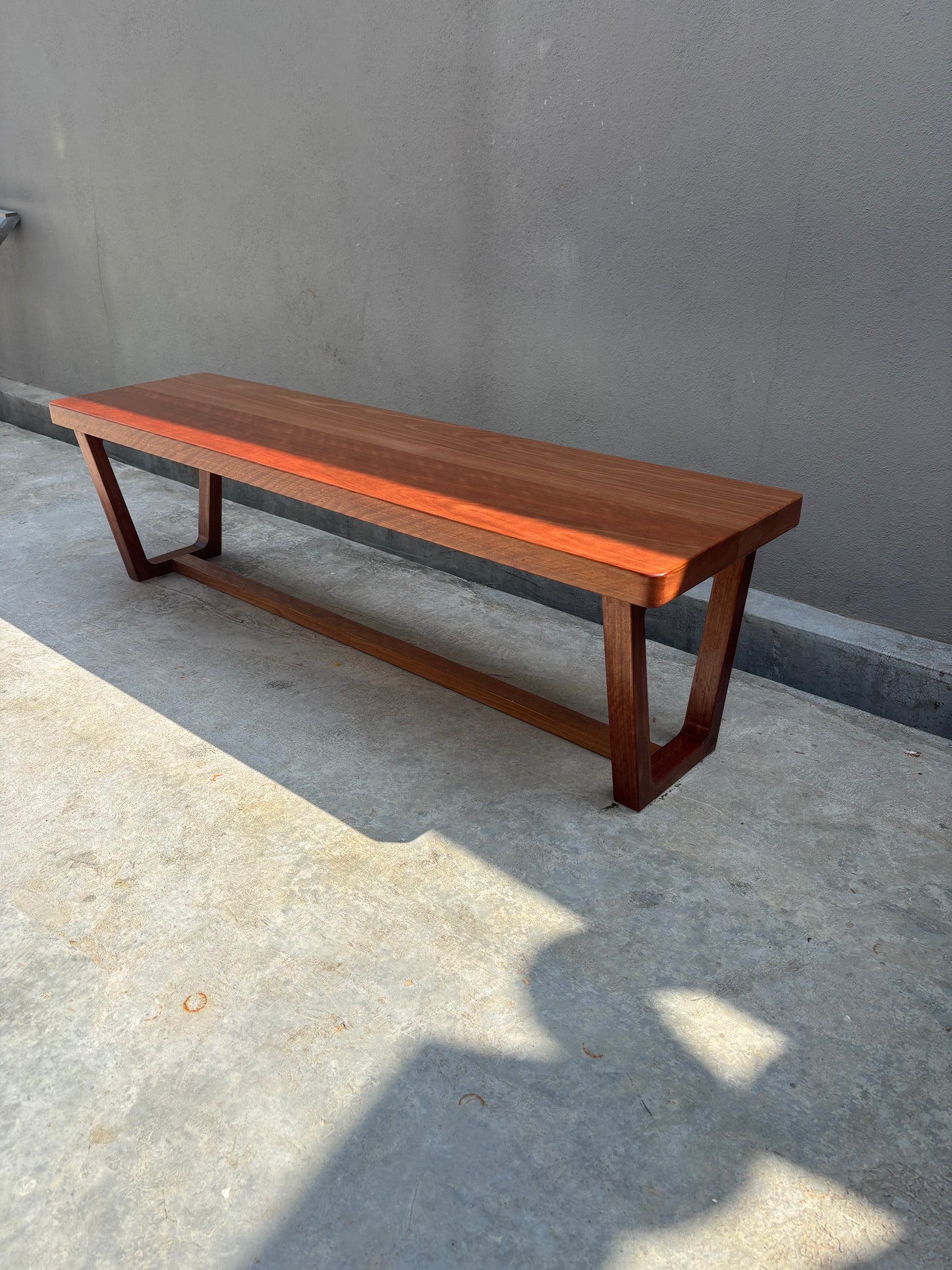 Cambie bench