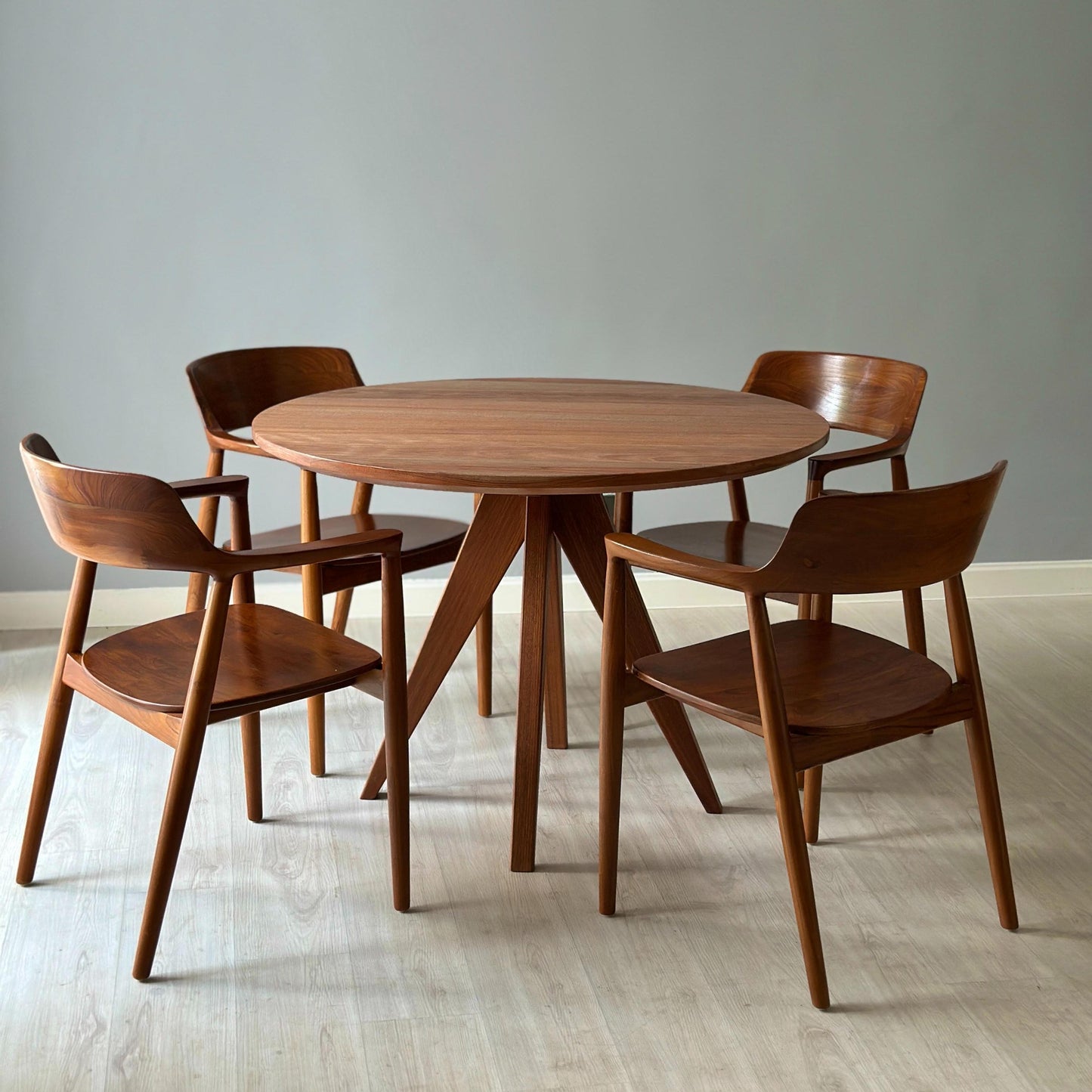 Jericho Dining table
