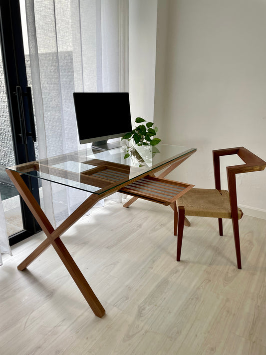 Minimalist Desk